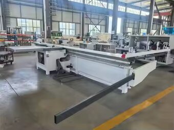 Formátovací pila s 4000 x 410 mm posuvným stolem. - 8