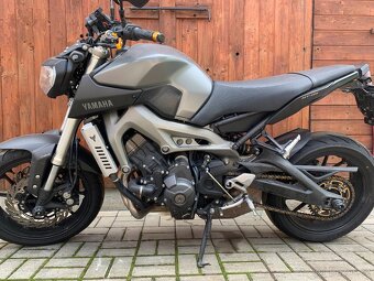 Yamaha MT09 - 8