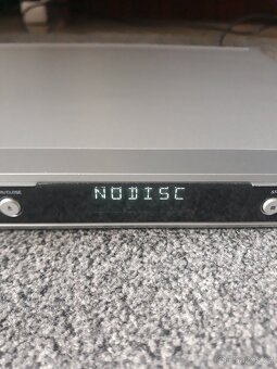 DVD  PŘEHRAVAČ  ZN.  MAGNAVOX  S  OVLADAČEM - 8