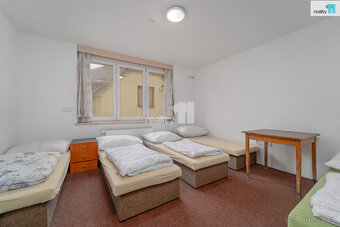 Bytový dům 600 m2, s pozemkem 430 m2, Zlín, Louky - 8