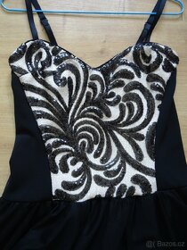 Černé plesové šaty s flitry - 8