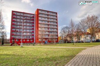 Příjemný byt 2+1 s obrovským balkónem v centru Rožnova - 8