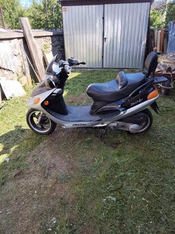 Skutr JM Star 150 - 8