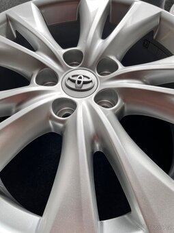 Toyota RAV4  - 4. Generace alu originál sada disku - ET45 - 8