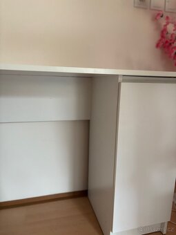 Rohový psací stůl - 8