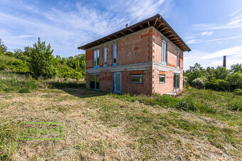 Prodej rozestavěného rodinného domu 200m2 s pozemkem 770m2,  - 8