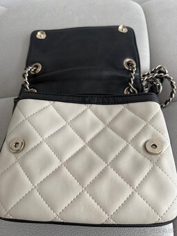 Kabelka Guess - 8