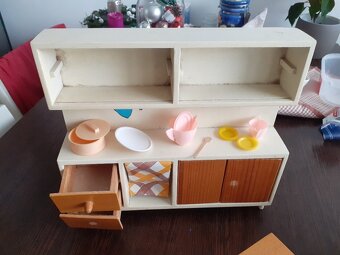 NÁBYTEK PRO PANENKY / ŠÍCÍ STROJ - 8