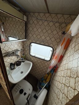 Velký dvounápravový karavan Lord Münsterland 550 bez TP - 8