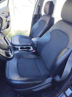 Hyundai ix35 2.0CRDi 4x4-Koup.ČR,CEBIE, SERVISKA, PO SERVISU - 8