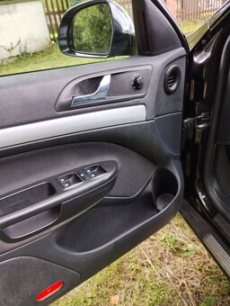 Škoda Octavia combi 2.0 TDi , 103 kW , r.v. 4/2010 - 8