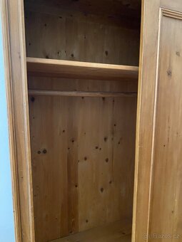 Šatní skříň - 8