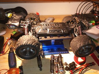 HSP Octane až 100km/h + hromada vybavení  - 8