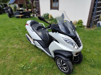 Peugeot METROPOLIS - 8