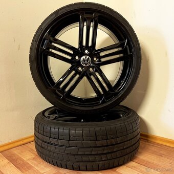 VW GOLF/PASSAT GTI 5x112 R19 ET50+LETNÍ 235/35R19 7/6mm - 8