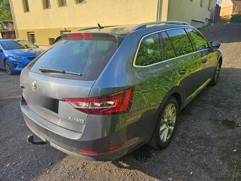 Škoda Superb kombi 2,0 TDi - 8