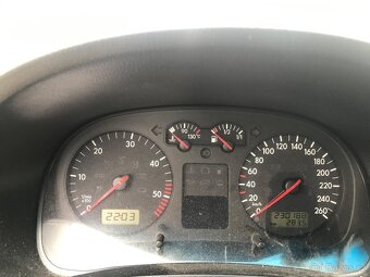 Volkswagen Bora 1.9 TDI - 8
