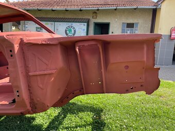 Opískovaný skelet Ford Escort MK2 - 8