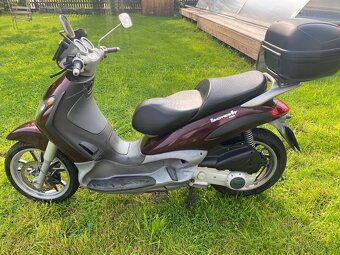 Piaggio Beverly 200 - 8