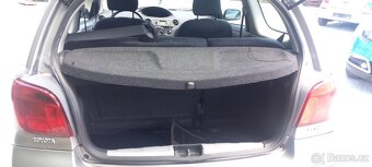 Toyota Yaris 1.0 VVTi - 8