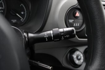 Toyota Yaris 1.0VVT-i SERVIS.KNIHA KLIMA ČR (2017) - 8