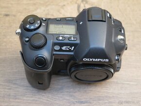 Olympus E-system E-1 tělo + grip HLD-2 na díly - 8