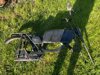 Jawa 50/23 Mustang bez TP + ND rám, nádrž, kolo, a další - 8