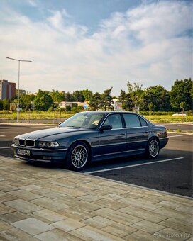 BMW E38 740iL - 8