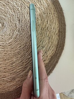 iPhone 11 - 8