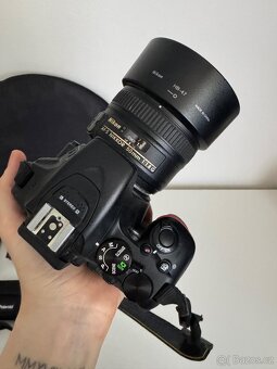 Nikon D5600 + 2 objektivy + příslušenství - 8