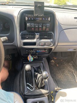 Nissan Navara D22 - 8