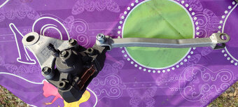 Suzuki SV 650N/S (1999- 2002) Třmen zadní + unašeč a držák - 8