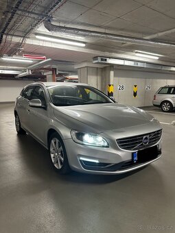 Volvo v 60 2.0d 2018 automat - 8