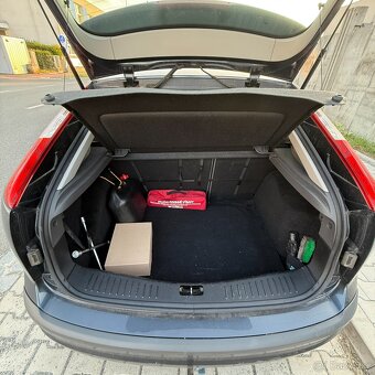 Ford Focus mk2, 1.6, 74 kW, na opravu nebo náhradní díly - 8
