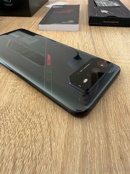 ASUS ROG Phone 6 12 GB | 256 GB Phantom Black - 8