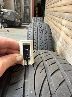 Prodám Alu kola na BMW 8Jx17 ET 34 s pneu 235/55 R17. - 8
