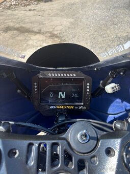 Yamaha R3 - 8