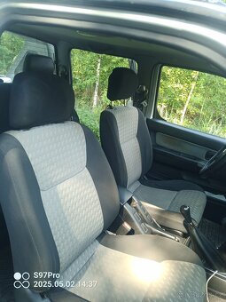 Nissan Navara Double-cab 2,5 tdi - 8