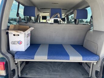 Volkswagen Caravelle 2.5 TDi - 8