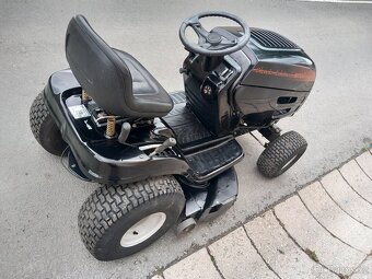 Prodám zahradní traktor MTD 15.5hp - 8
