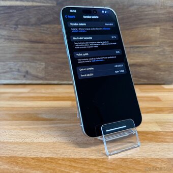 iPhone 15 Pro Max 256GB, bílý Titan (12 měsíců záruka) - 8