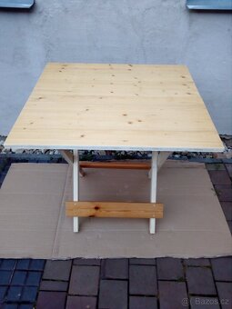 Prodám skládací stůl ze dřeva 75x80 - 8