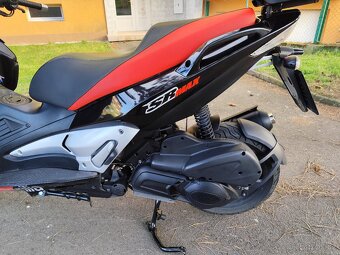 Skutr Aprilia SR 125 Max - 8