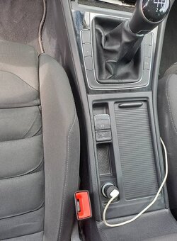 Volkswagen Golf - 8