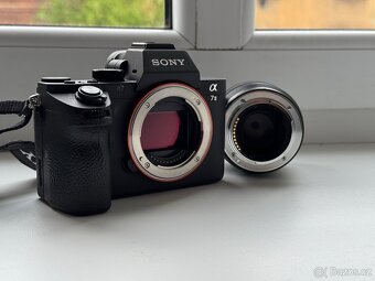 Foťák Sony Alpha A7 II + FE 50 mm f/1,8 + příslušenství - 8
