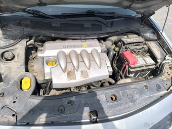 Renault Megane 1.6i veškeré náhradní díly z vozu - 8