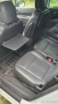 Peugeot 5008 2,0 HDI 110 kw - 8