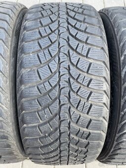 ZIMNÍ PNEU 235 40 19 235/40R19 92V Kumho WP71 - 8