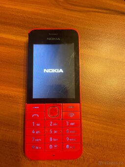 Nokia 220 4G Dual SIM-poškozený kryt - 8