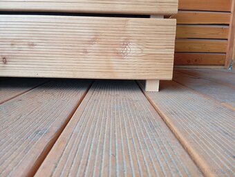 Vyvýšené modřínové truhlíky - 8